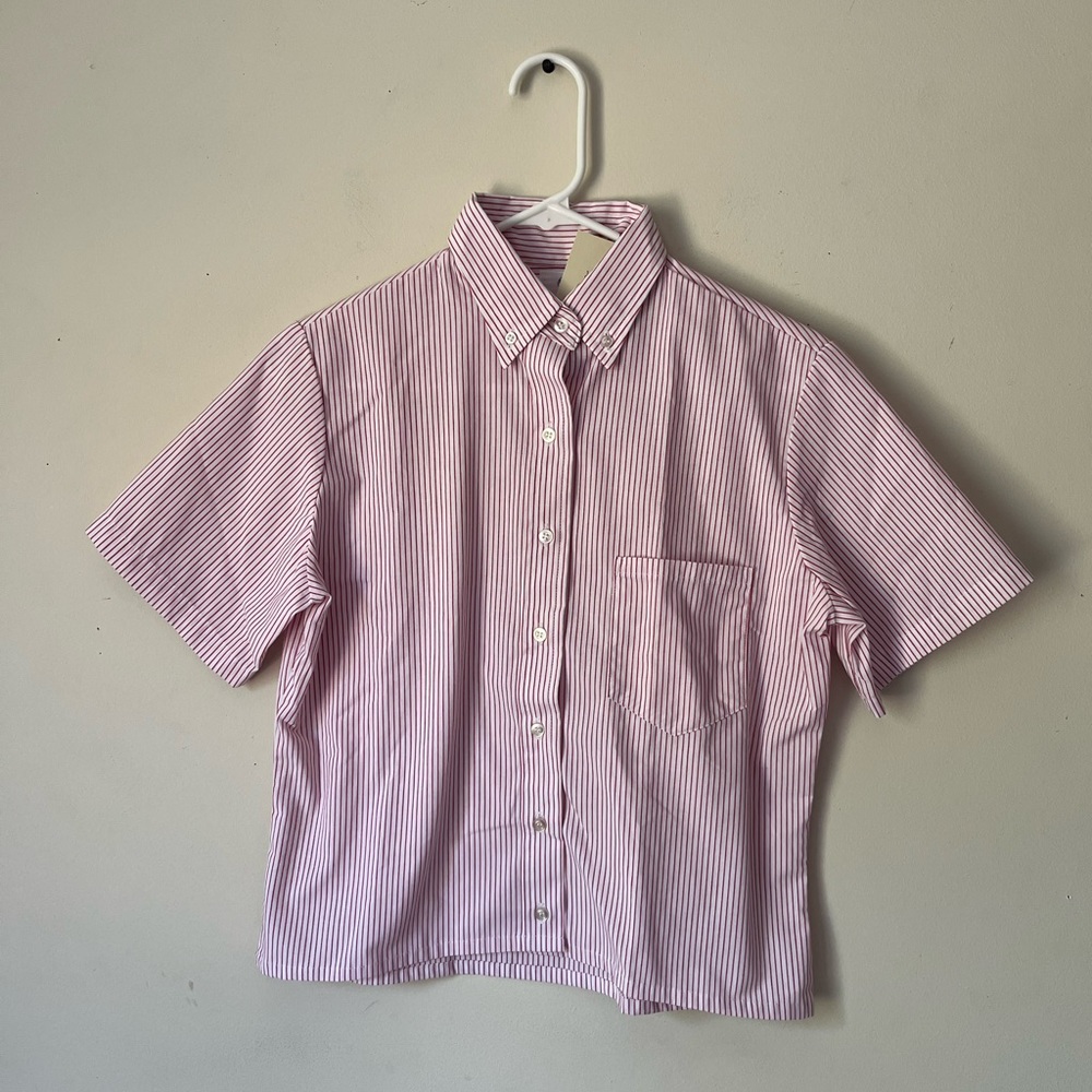 White and red stripped short sleeve button up